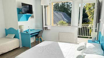 Superior Double Room, 1 Queen Bed | Desk, soundproofing, free WiFi, bed sheets