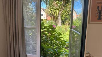 Bureau, chambres insonorisées, Wi-Fi gratuit, draps fournis