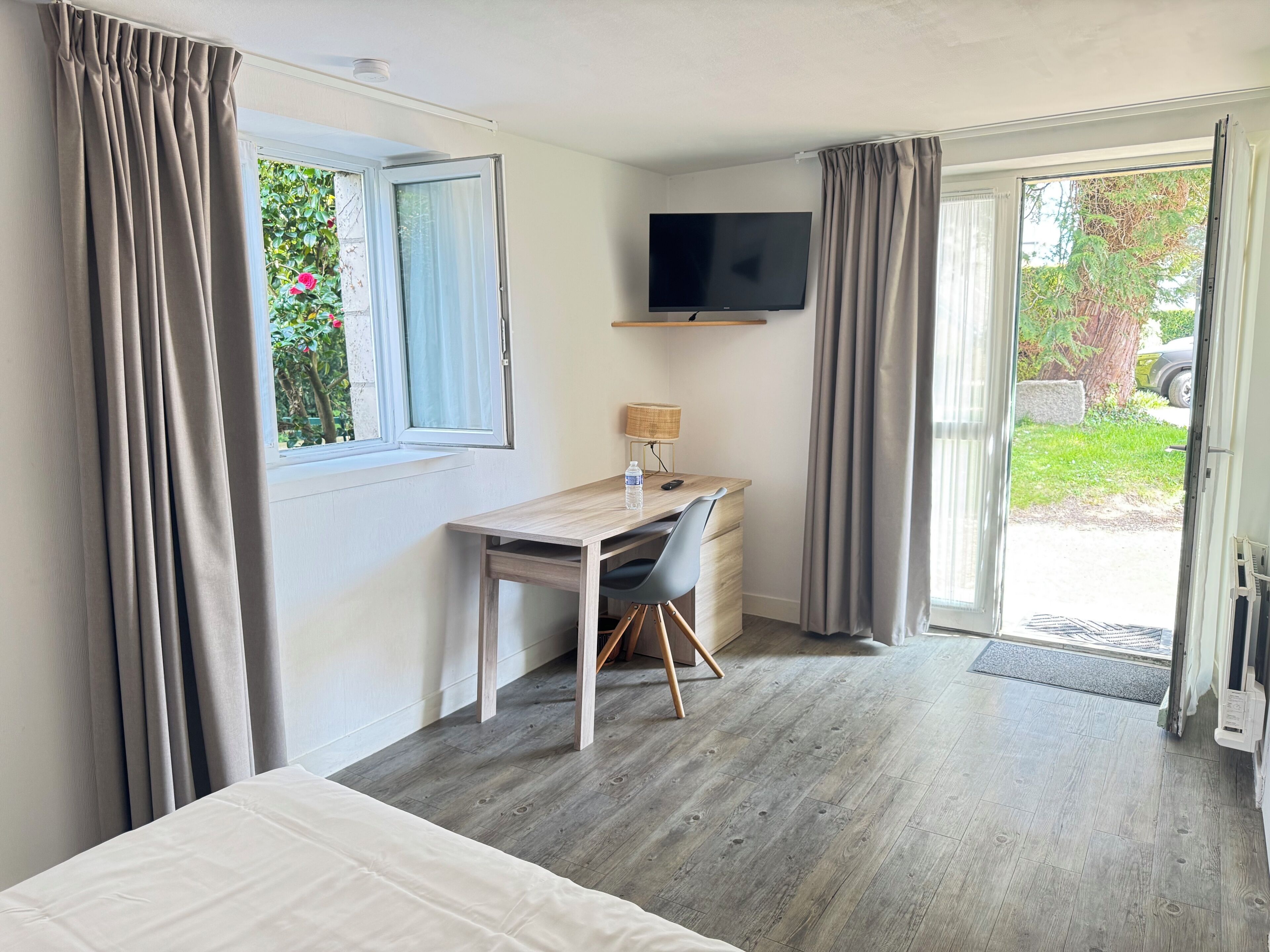 Standard Double Room | Desk, soundproofing, free WiFi, bed sheets