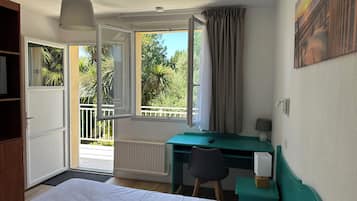 Bureau, chambres insonorisées, Wi-Fi gratuit, draps fournis