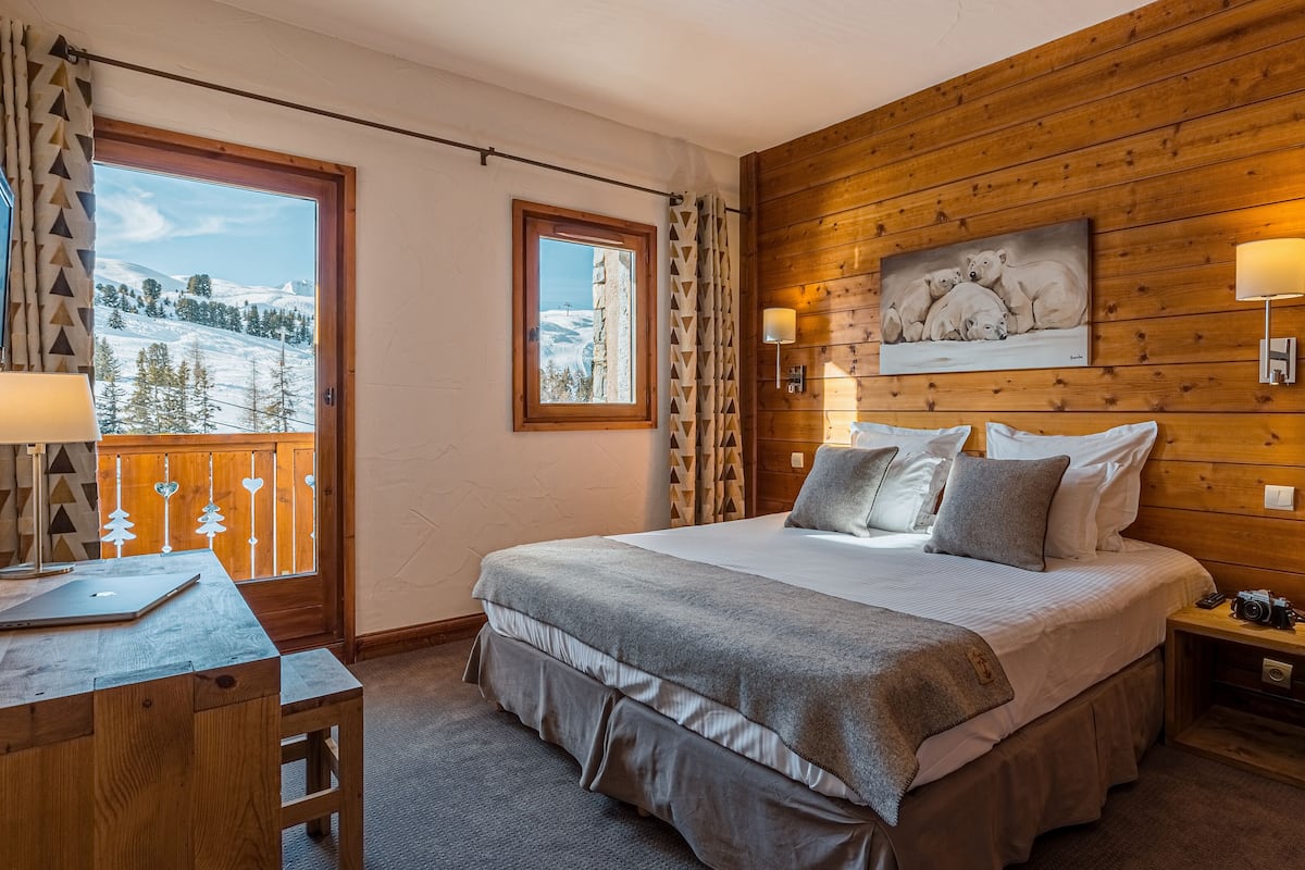 Comfort Room, Mountain View | 1 bedroom, premium bedding, in-room safe, desk