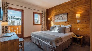 Premium bedding, in-room safe, desk, soundproofing - Hôtel Le Carlina by Les Etincelles (La Plagne-Tarentaise)