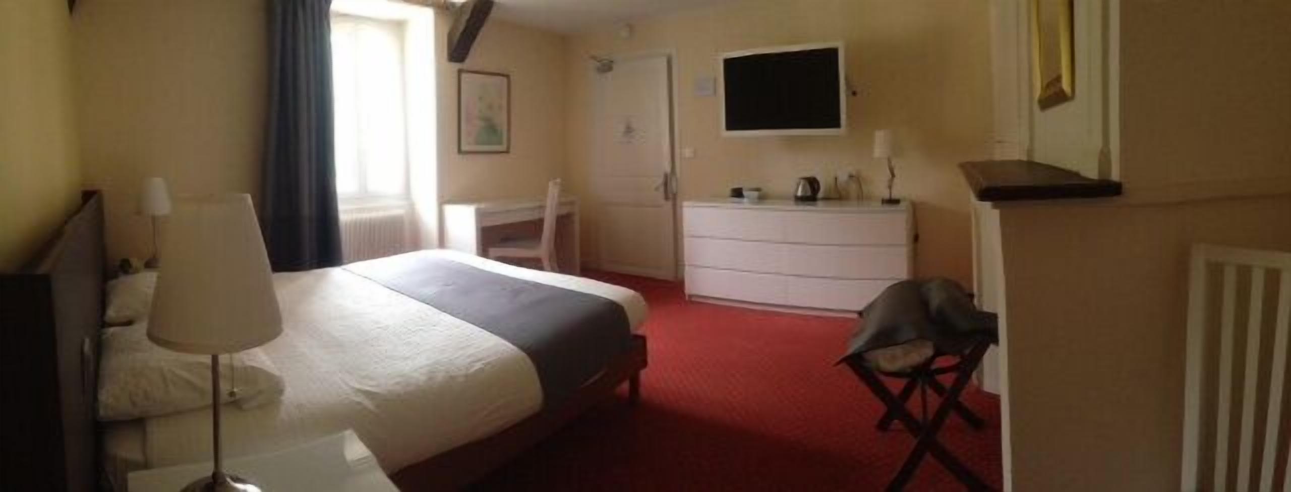 comfort triple room | desk, free wifi, bed sheets