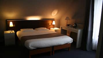 Comfort Double or Twin Room (Pavillon) | Desk, free WiFi, bed sheets