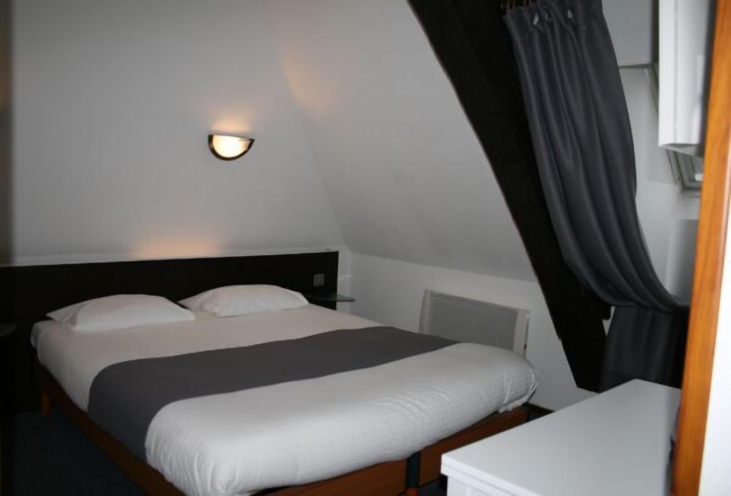 comfort double or twin room (pavillon) | living area | tv