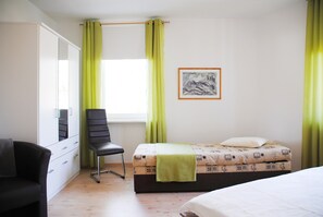 Condo, 1 quarto | 1 quarto, berços grátis, roupa de cama