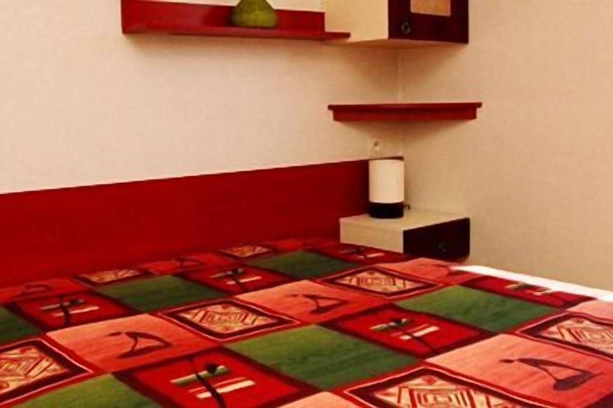Premium bedding, iron/ironing board, cots/infant beds, WiFi