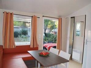 Flat-screen TV - Camping Douce Quietude (ST RAPHAEL)