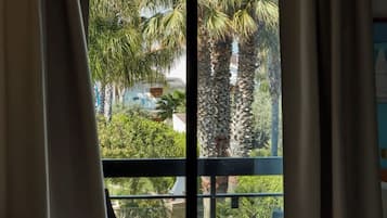 Chambre Triple (Hotel) | Balcon