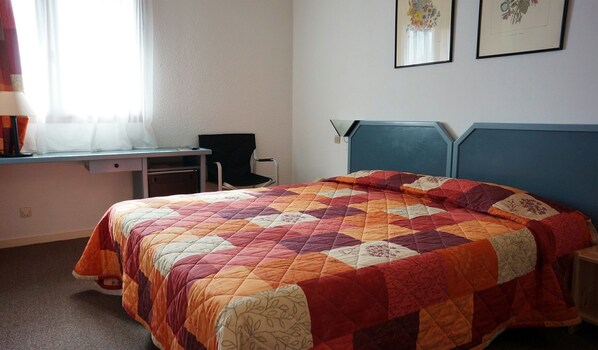 Desk, free WiFi - Hotel Royal Residence (Paris)