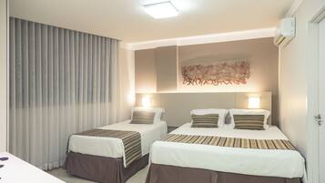 Triplo Casal Familia | Minibar, in-room safe, desk, free WiFi