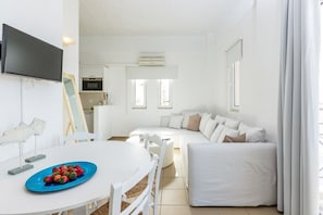 Apartment, 1 Schlafzimmer | Zimmersafe, Schreibtisch, laptopgeeigneter Arbeitsplatz