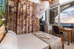 In-room safe, desk, laptop workspace, iron/ironing board