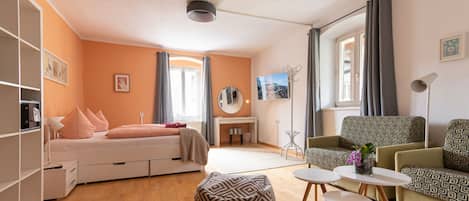 Apartamento básico, 1 habitación, balcón, vistas al patio (Fettnäpfchen) | Decoración individual y mobiliario individual