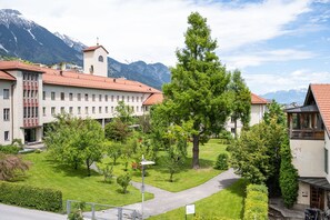 Perushuoneisto, 1 makuuhuone, parveke, näköala pihalle (Fettnäpfchen) | Näkymä huoneesta