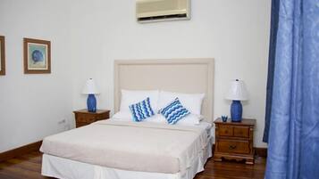 Villa, 3 Bedrooms | 1 bedroom, in-room safe, iron/ironing board, free wired internet
