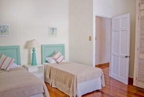 1 habitación y caja de seguridad en la habitación 