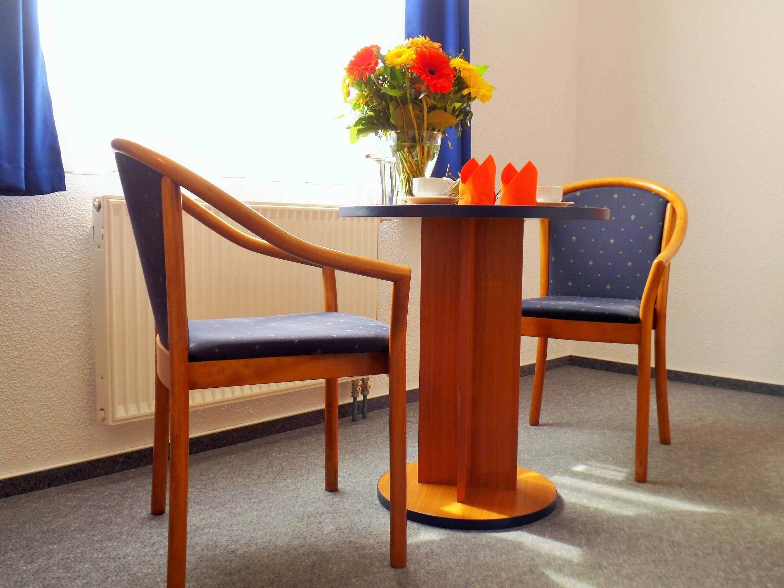 32-inch flat-screen tv with satellite channels, tv