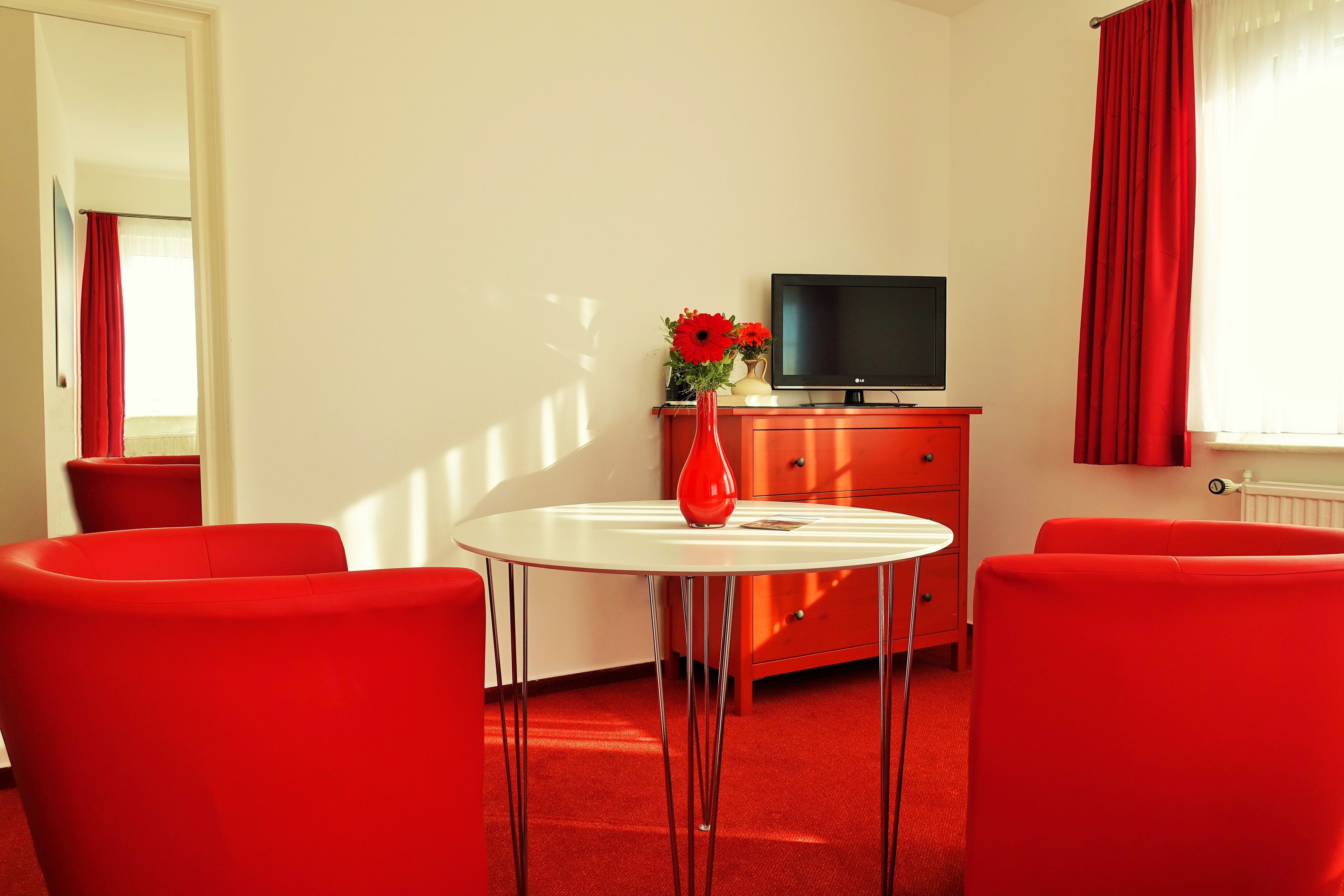double room | living area | 32-inch flat-screen tv with satellite channels, tv
