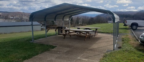 BBQ/picnic area