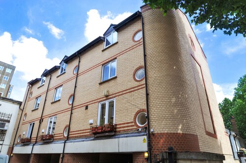 Access Maida Vale North