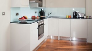 Executive Apartment, 1 Bedroom | Private kitchen - Victoria One (London)