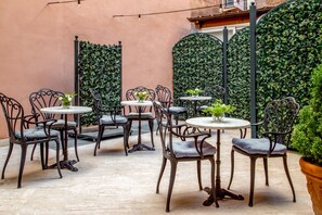 Exterior - Hotel della Conciliazione (Rome)