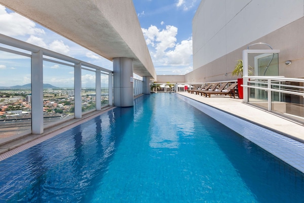 Außenpool, geöffnet von 08:00 Uhr bis 22:00 Uhr, Liegestühle