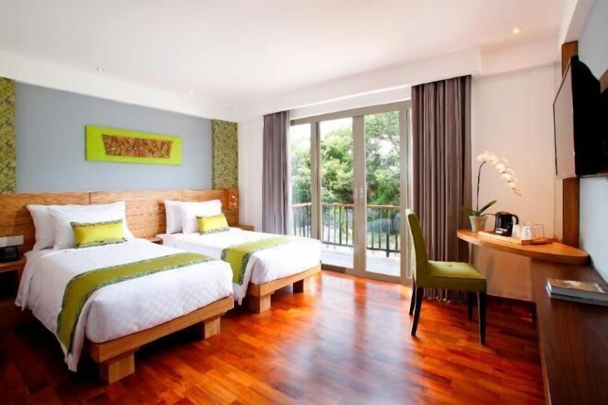 Soundproofing, iron/ironing board (on request), free WiFi, bed sheets