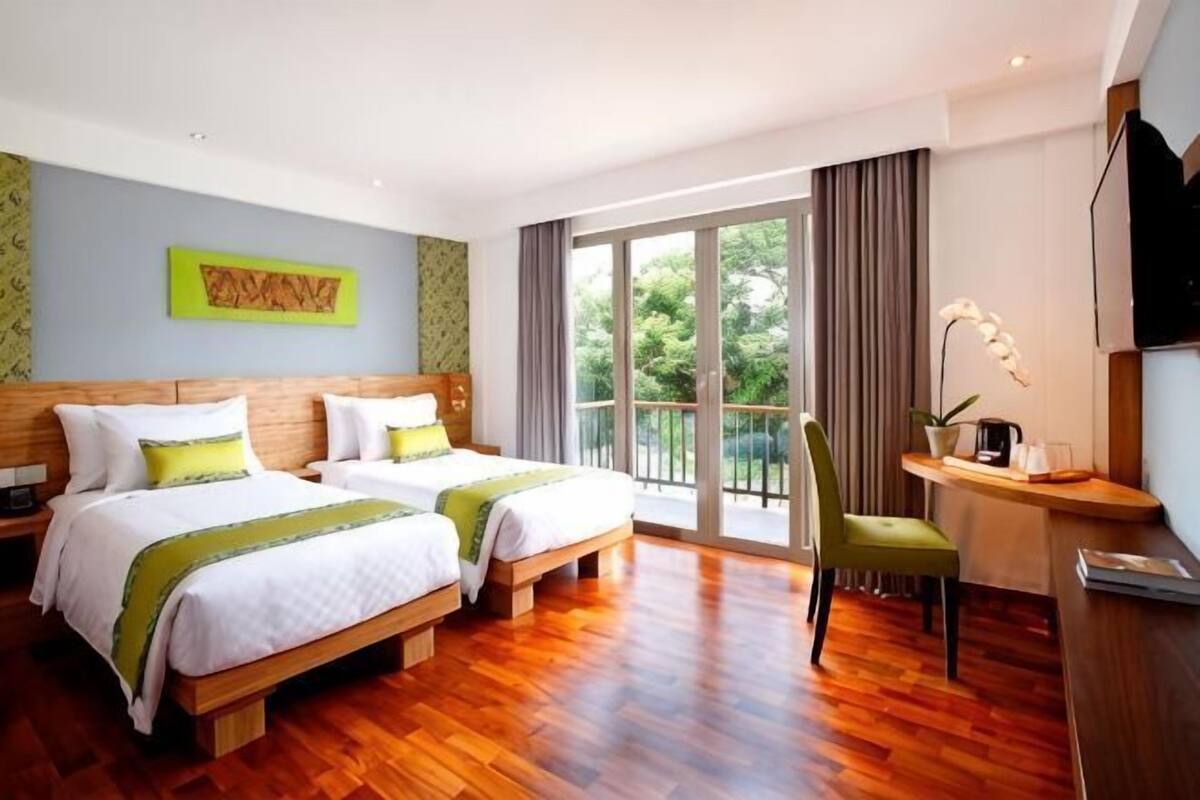 Soundproofing, iron/ironing board (on request), free WiFi, bed sheets