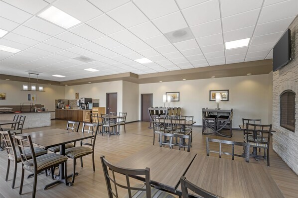 Free daily buffet breakfast