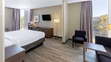 Pillowtop beds, in-room safe, desk, laptop workspace