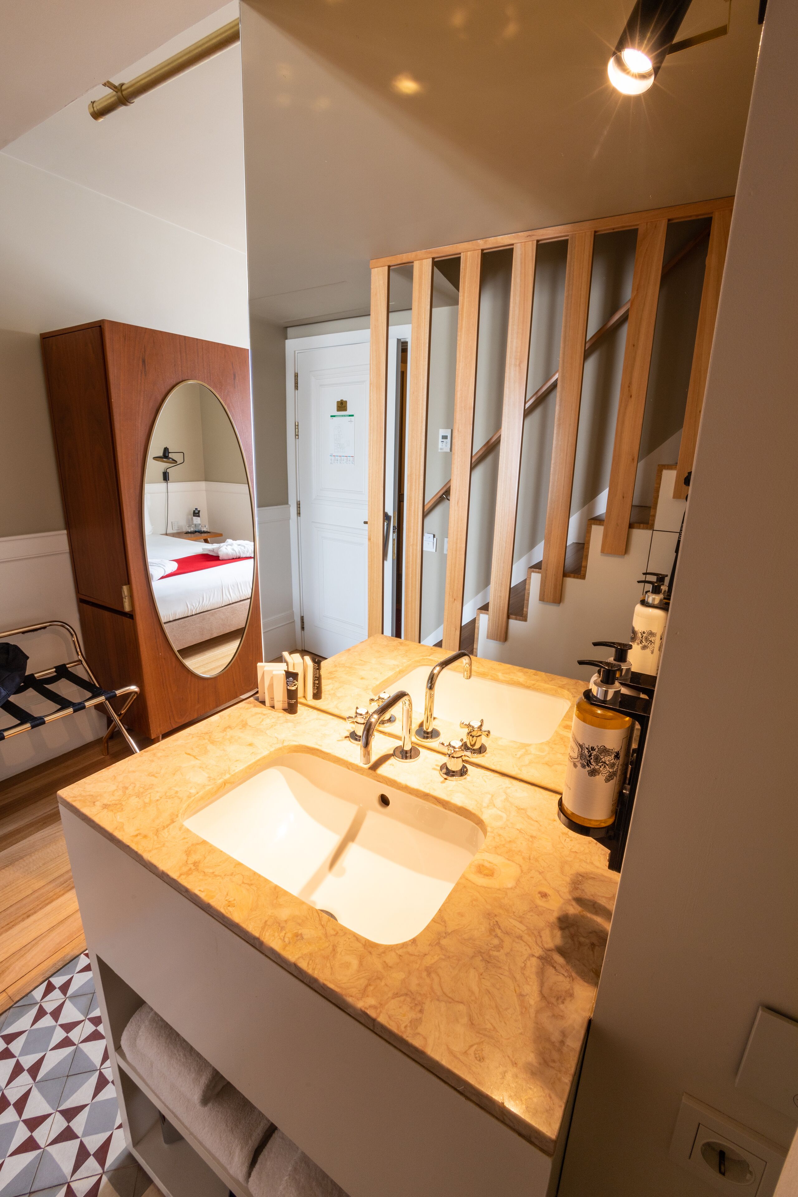 family suite, city view (duplex) | bathroom | free toiletries, hair dryer, bathrobes, towels