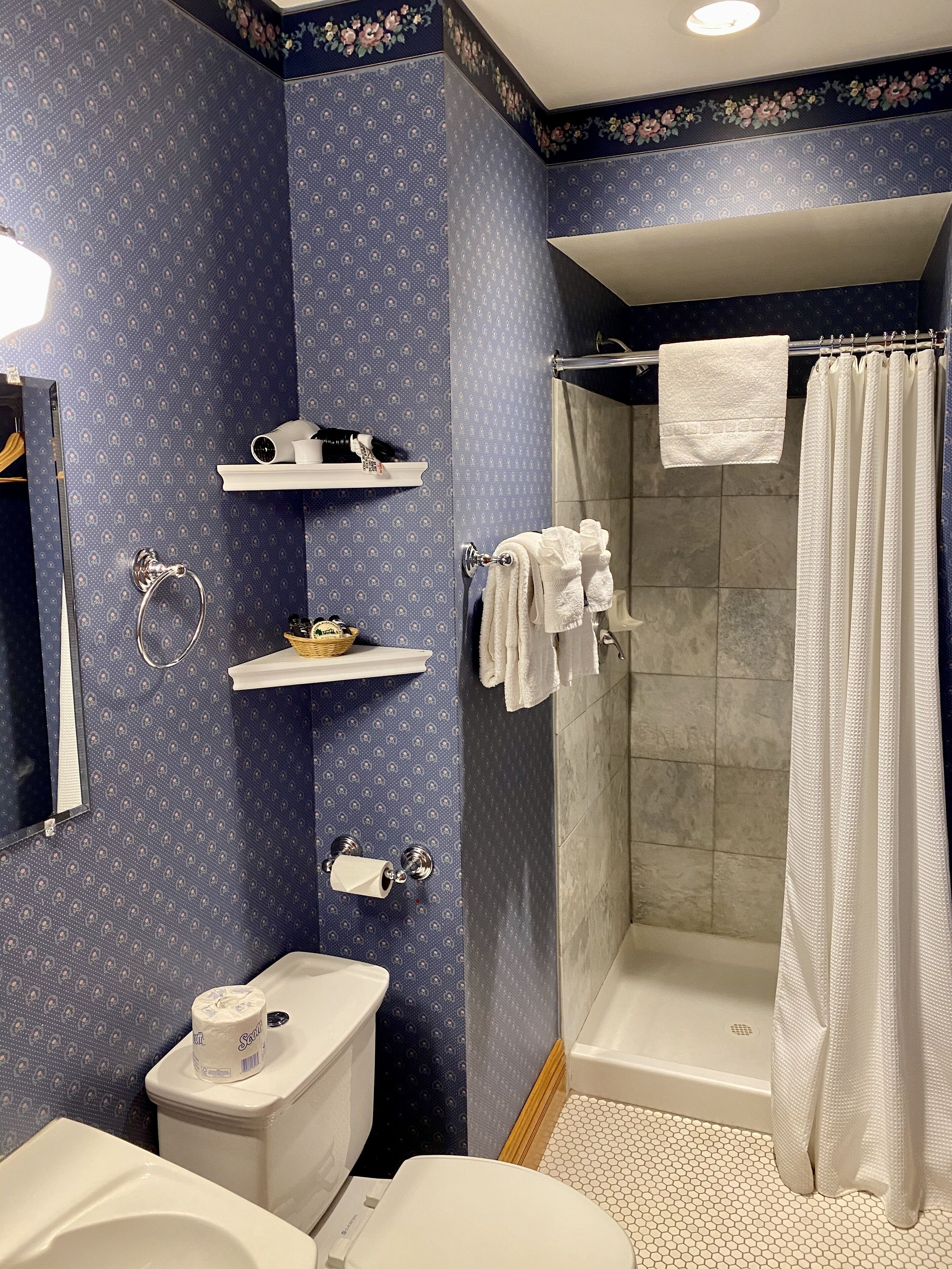 Nursery, 1 Queen Bed (Second Floor - No Elevator) | Bathroom
