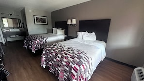 Habitació Deluxe, 2 llits dobles, no fumadors | Escriptori, espai de treball apte per a portàtils i cortines opaques