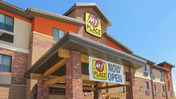 Vista frontal de la propiedad