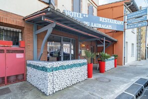 Exterior - Hotel du Lauragais (Villefranche-de-Lauragais)