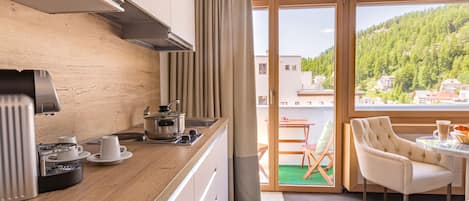 Chambre Double Deluxe, balcon | Cuisine privée