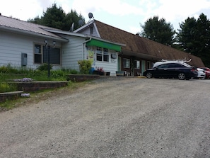 Exterior - Cedar Lane Motel (Bracebridge)
