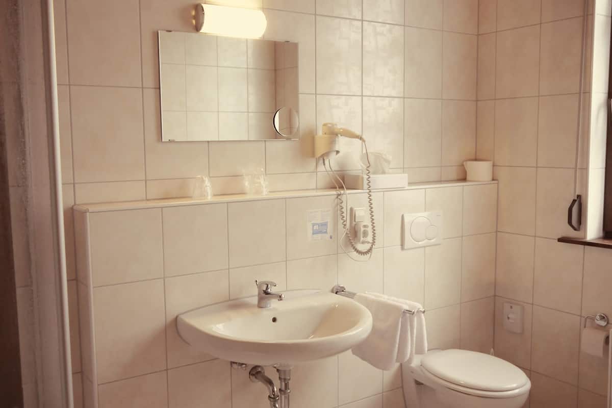 x superior twin room, 2 bedrooms, city view, mezzanine | bathroom | deep-soaking bathtub, free toiletries, hair dryer, towels