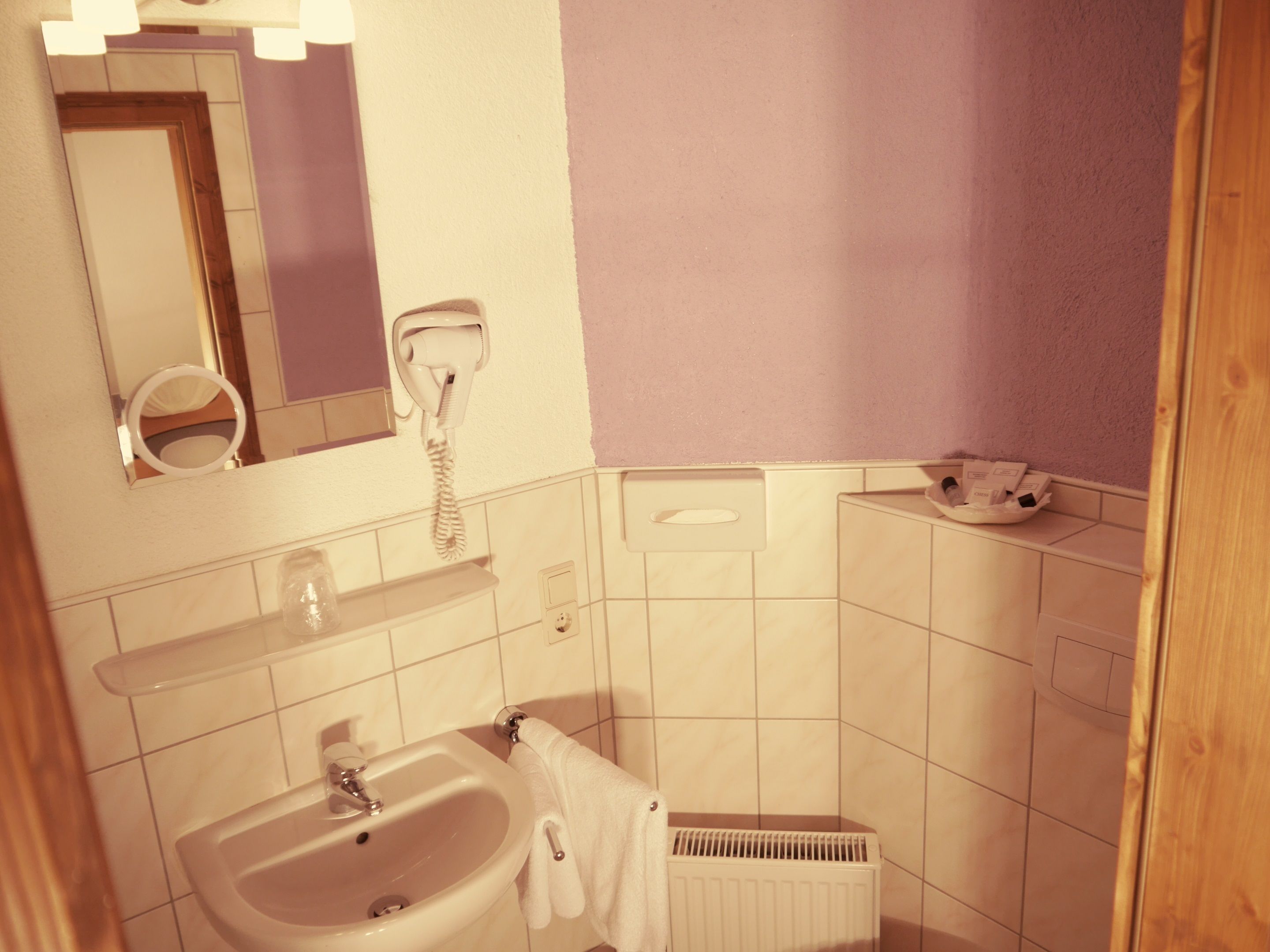 x comfort double room, 1 bedroom, city view, mezzanine | bathroom | deep-soaking bathtub, free toiletries, hair dryer, towels