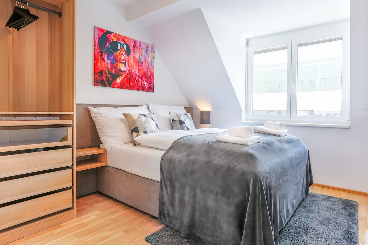 Appartement Penthouse Confort, 1 chambre, terrasse (Erlachgasse 118) | 1 chambre, draps en coton égyptien, literie de qualité, couette en duvet