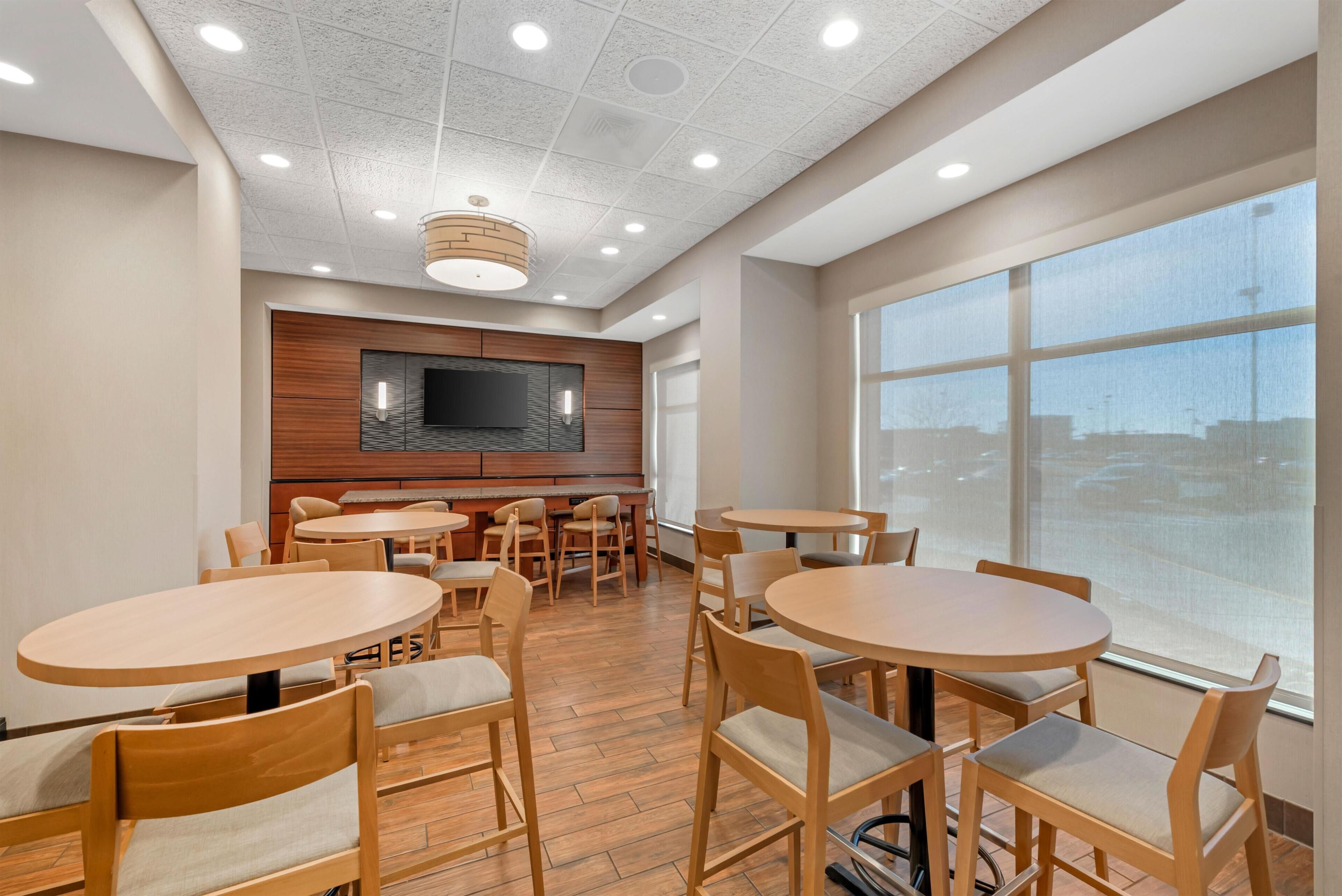 Free daily buffet breakfast