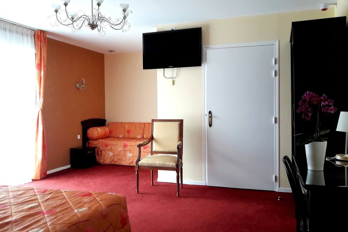 Habitación estándar con 1 cama doble o 2 individuales | Escritorio, camas supletorias, wifi gratis