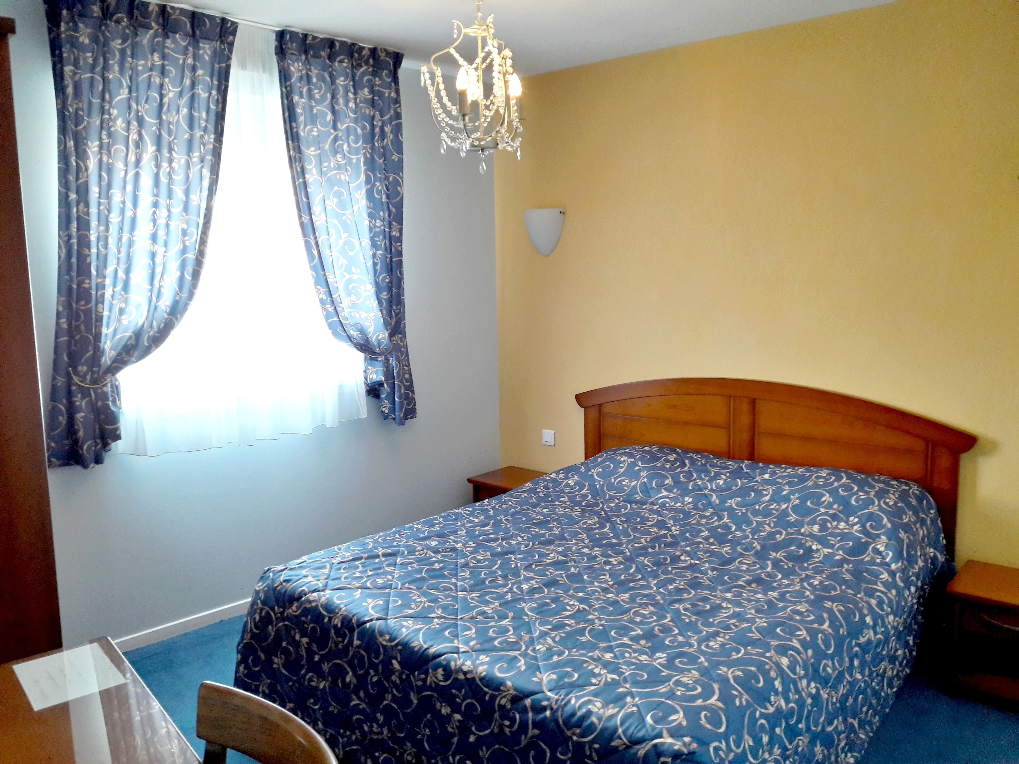 standard double or twin room | desk, rollaway beds, free wifi