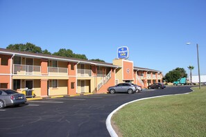 Front of property - Budget Inn (Lake Wales)