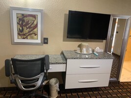 Iron/ironing board, free WiFi, bed sheets