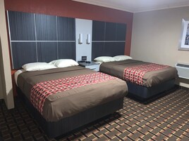 Tabla de planchar con plancha, wifi gratis y ropa de cama 