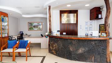 32-inch flat-screen TV with cable channels, TV