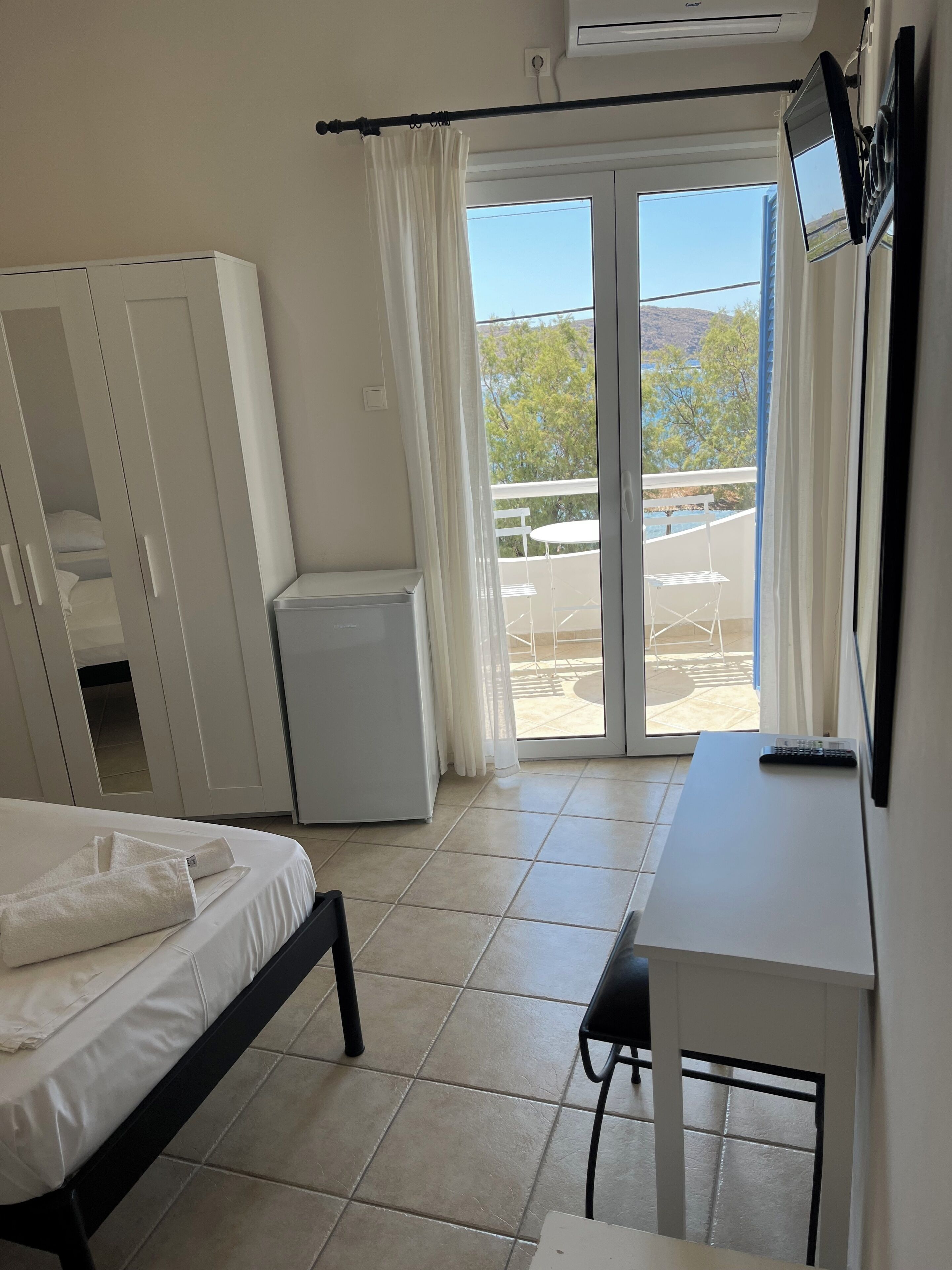 Traditional Studio | In-room safe, individually decorated, iron/ironing board, free WiFi